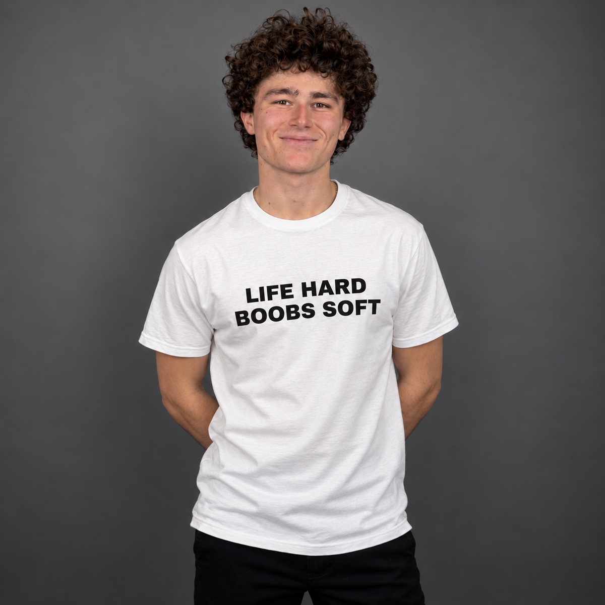 T-Shirt "Life hard Boob soft"