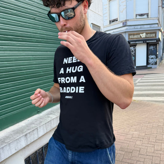 T-shirt "Need a hug"